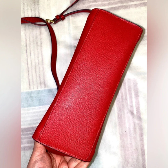 Cute 🥰 red 🥰 Michael Kors bag - Picture 6 of 7